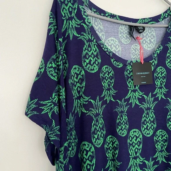 CYNTHIA ROWLEY NAVY BLUE AND GREEN PINEAPPLE PRINT SHORT SLEEVE RAYON BLEND TOP - Picture 3 of 9
